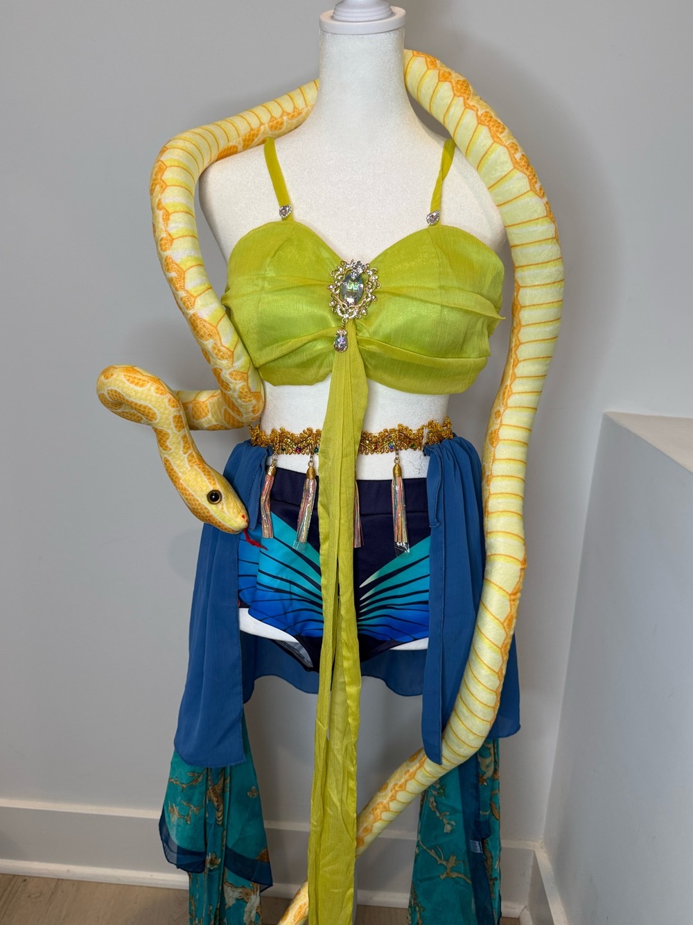 Britney Spears Slave 4 U Costume + Snake